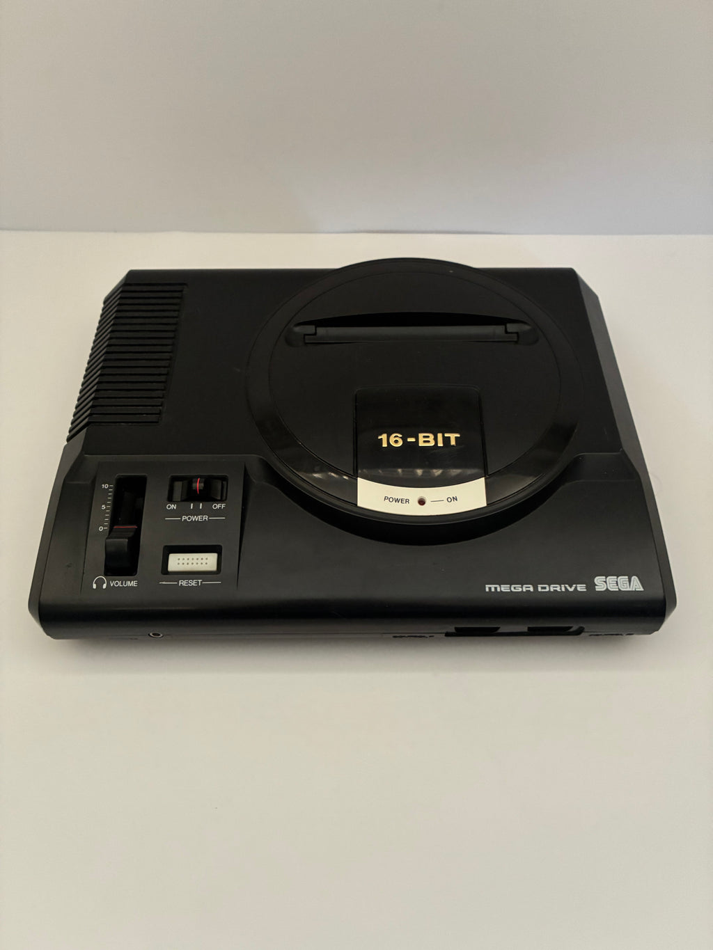 Sega Mega Drive Model 1 Console Bundle Original Controller, 2 Games & HDMI Converter