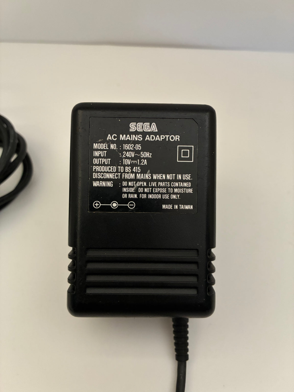 Sega Mega Drive Model 1 Console Bundle Original Controller, 2 Games & HDMI Converter